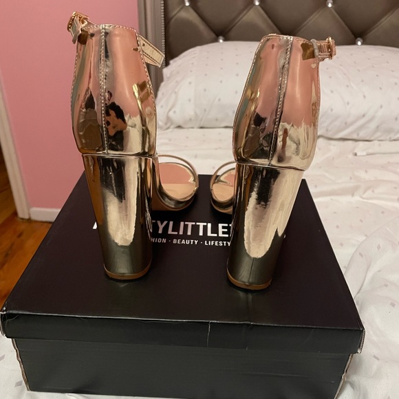 PrettyLittleThing Gold Heels - Picture 2 of 5